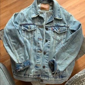 Levi's trucker jean jacket